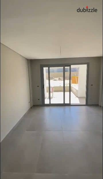 للايجار شقه ١غرفه بحديقه سوبرلوكس بالتكييفات كمبوند فيلدج ويست زايد