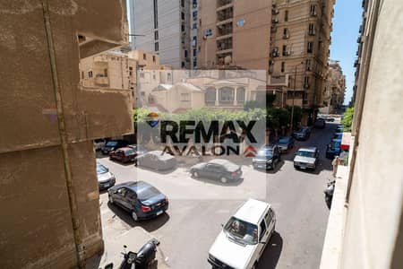 Office for rent 210 m Zizinya (steps from the tram and Abu Qir Street)