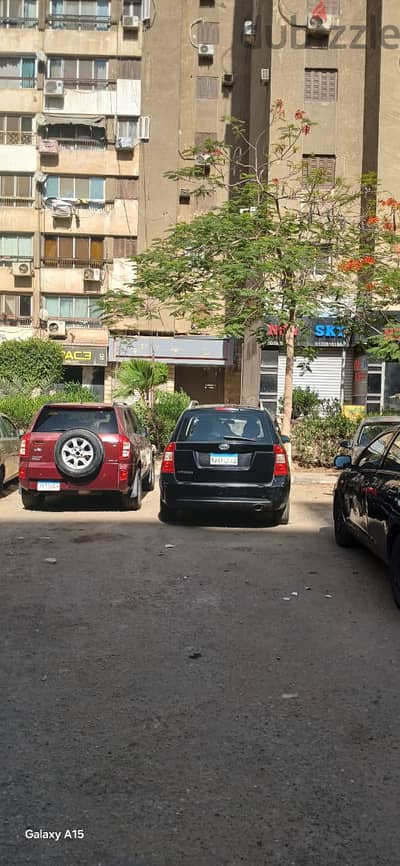 من المالك للبيع محل 58م تجارى بعمارات كليةالبنات خلف دارالدفاع الجوى