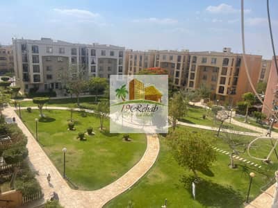 للإيجار في الرحاب - بموقع مميز      فيو وايد جاردن رائع      الموقع: مدينة الرحاب - موقع مميز بجوار جميع الخدمات     المساحة: 123 متر