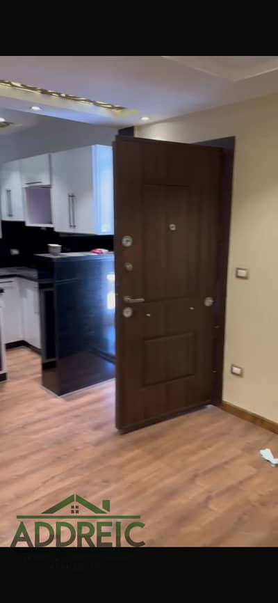 A unique opportunity to own a studio apartment in the heart of Madinaty, B6, ground floor, measuring 60 square meters. Suitable for immediate occupanc