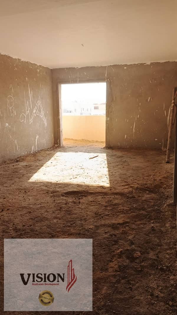 شقة للبيع في الشروق من المالك 194م-استلام فوري علي الحرية-سعر لقطة بدون وسيط -