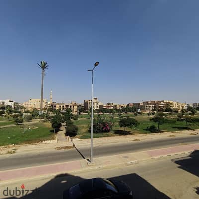 شقة للبيع الحي الاول شرق ڤيو جاردن