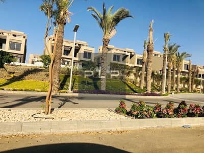 تاون هاوس جاهز للمعاينه  للبيع في بالم هيلز التجمع Palm Hills New Cairo