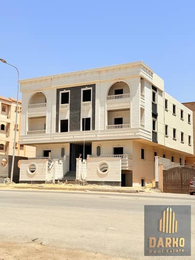 افضل شقه ٢٢٠م غرب سوميد بحرية علي شارع النباتات مباشرة  أمام دولفين مول مباشرة بحرية بالكامل فيو مفتوح غير مجروحة متاح تسهيلات بسعر لن يتكرر