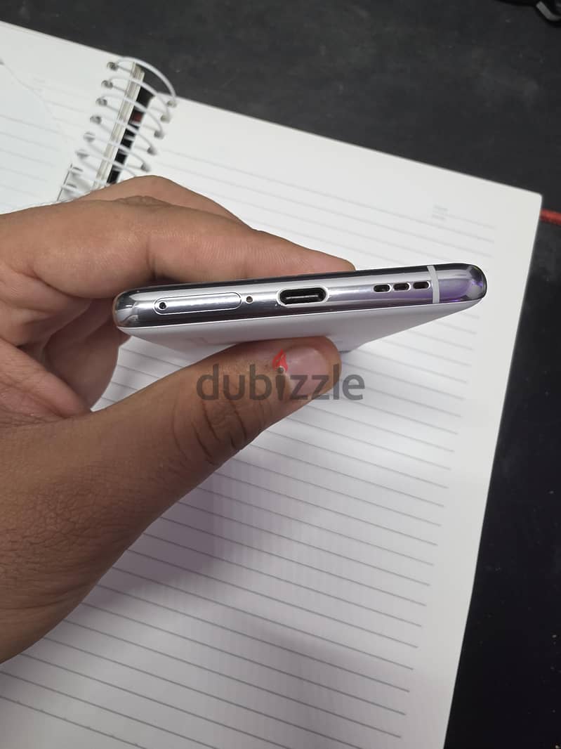 OPPO Find X5 4