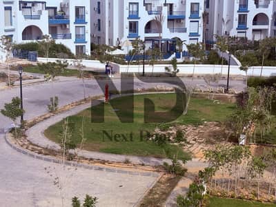 شاليه للايجار أول استخدام بفرش وأجهزة جديدة بالكامل، يتميز بإطلالة مباشرة على حمام السباحة