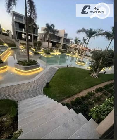 بسعر قابل للتفاوض بنتهاوس 5 غرف  ريسيل -swimming pool-view direct lake كمبوند ليك فيو بوتيك التجمع الخامس جاهز للمعاينه
