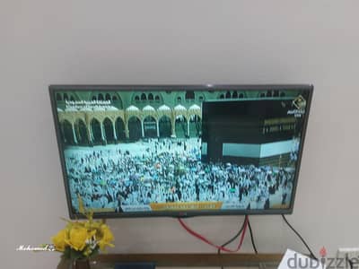 للبيع شاشه LG 32بوصه