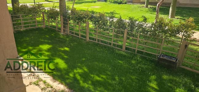 Ground floor apartment with garden for sale in Madinaty B6, measuring 89m² + 45m². A very special opportunity if you are looking for a quiet place wit