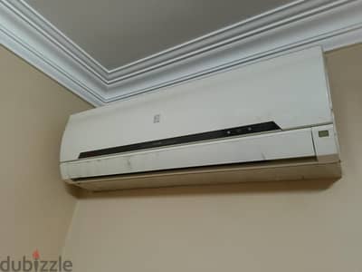 تكييف 2.25 حصان شارب بحالة المصنع