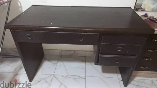 مكتب للبيع مقاس ١٢٠ سم بوحده ادراج رج كبير ب 3500ج