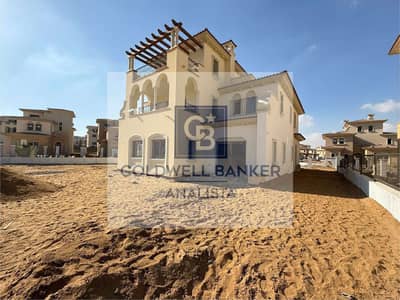 أكبر فيلا مستقلة جاهزة للاستلام بمساحة 425 متر² للبيع في جارنت – سيتي جيت، القاهرة الجديدة.