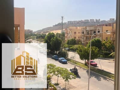 شقه للبيع بمدينة العبور الحي الرابع بالقرب من مستشفي فريد حبيب