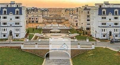 إي فيلا روف كورنر للبيع في ماونتن فيو 1.1 بمساحة 250 متر وإطلالة بحرية مميزة تضم 3 غرف نوم وغرفة مربية مع أقساط متبقية محدودة وموقع مميز داخل الكمبوند