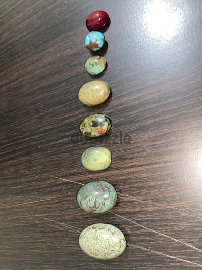 مجموعة احجار فيروز طبيعية للبيع لعدم الحاجه اليها
