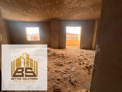 شقه للبيع بمدينة العبور الجديده بيت الوطن -اول شارع السبعين الرئيسي علي خط 10