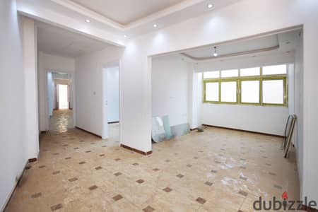 A distinctive apartment for sale in a strategic location – Super Lux finishing – A great deal!