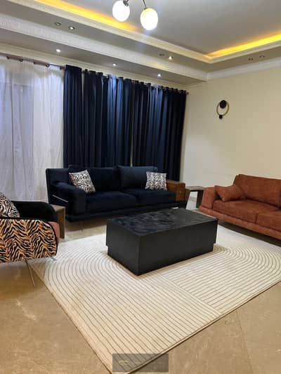 شقة للإيجار في كورت يارد – بيفرلي هيلز، الشيخ زايد | 212 م² | فيو مفتوح على الجاردن