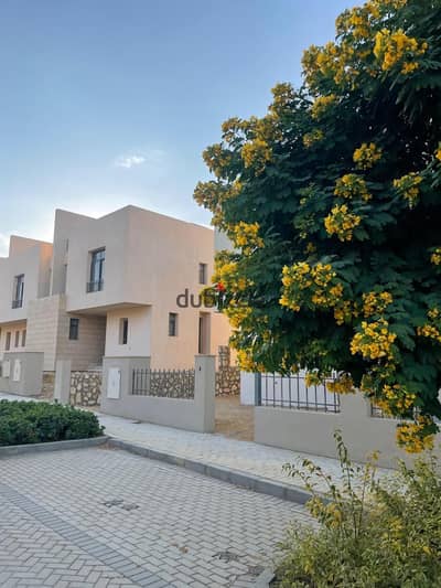 Villa Town 3 Floors Prof Overlooking Park in the Most Luxurious Phases OWEST