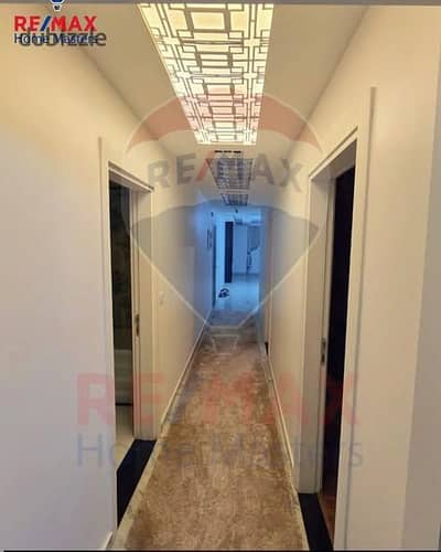 - شقه جاهزه علي السكن مميزه للبيع بشارع سعد زغلول الرئيسي بالمنصوره ( راس وديل )