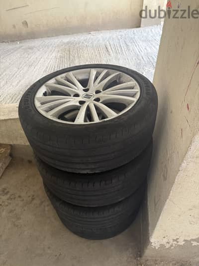 Seat 17 rims جنوط ١٧ ليون