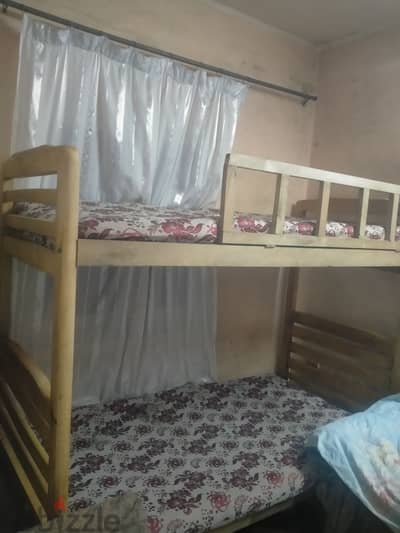 سرير بدورين