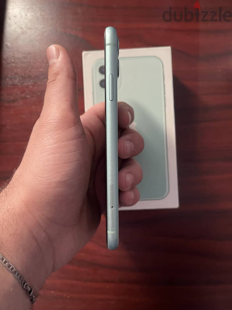 Apple - iPhone 11 4
