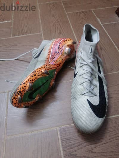 Football shoes