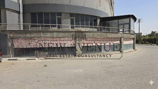محل تجاري نصف تشطيب مع واجهه للبيع في ميراج مول القاهره الجديده Mirage Mall New Cairo