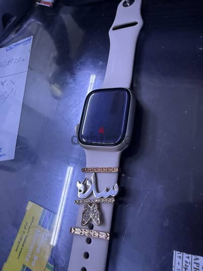 Apple watch series 7 42mm بحالة ممتازة بدون خدوش