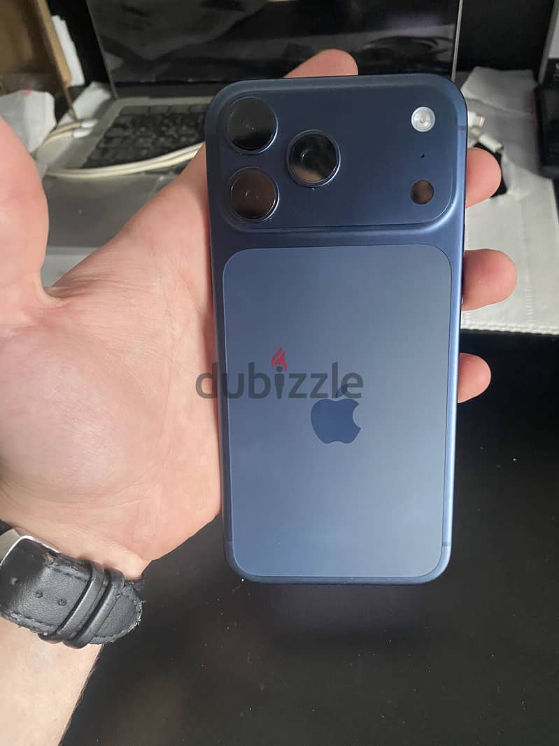 Apple - iPhone 17 Pro Max 5