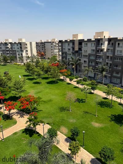 140m apartment for sale with a wide garden view in B12