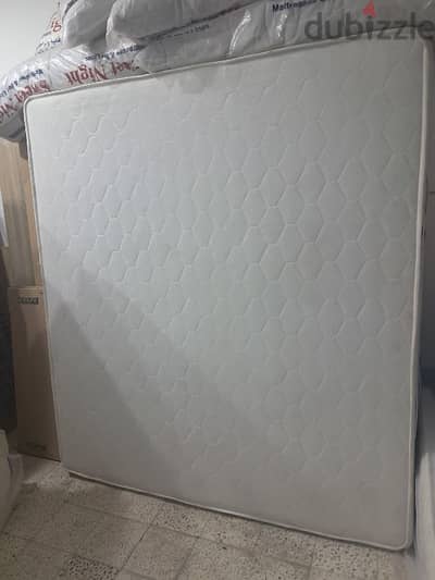 مرتبة بريمو جولد مستعمله ب حاله ممتازه 180*200 ارتفاع 25سم