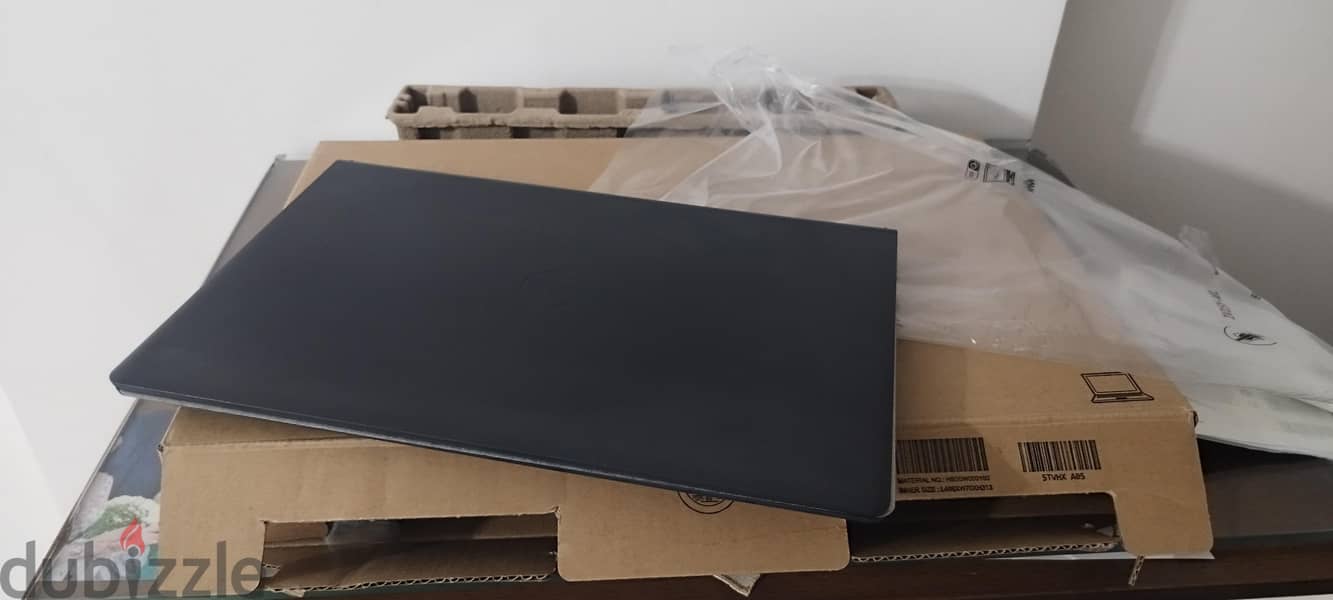 Dell Vostro 3520 1
