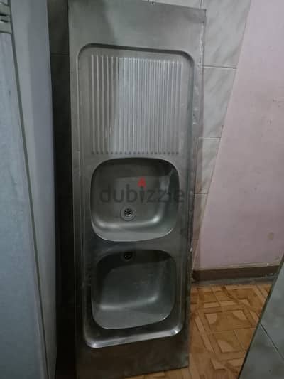 حوض مطبخ كبير