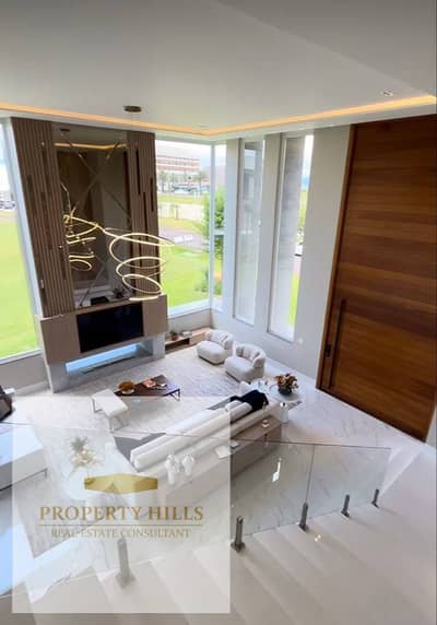 تاون هاوس لقطه في برايم لوكيشن خطير في قلب التجمع الخامس من Palm hills