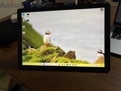 surface pro 7 core i7 16GB 256 SSD like new