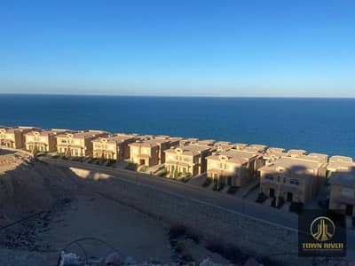 بأفضل سعر في القريه متاح شاليه قرية تلال العين السخنه للبيع فيو مميز علي البحر مباشرة جاهز علي الاستلام متشطب بالكامل بدون فرش