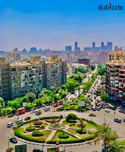 محل بيع 250متر بشارع رئيسي مؤجر بعائد 135 الف شهريا