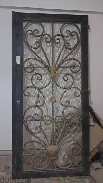 باب حديد