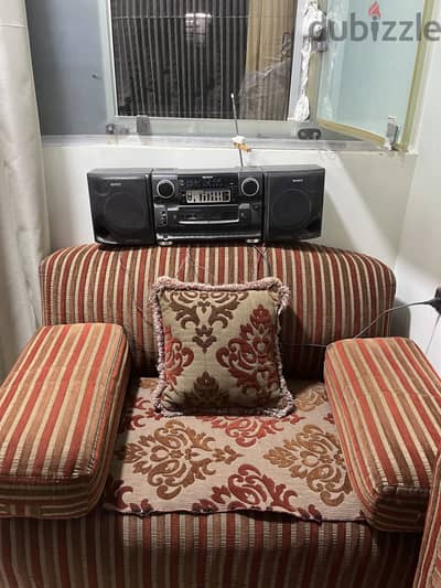 كنبة و ٢ فوتيه من مفكو حلوان