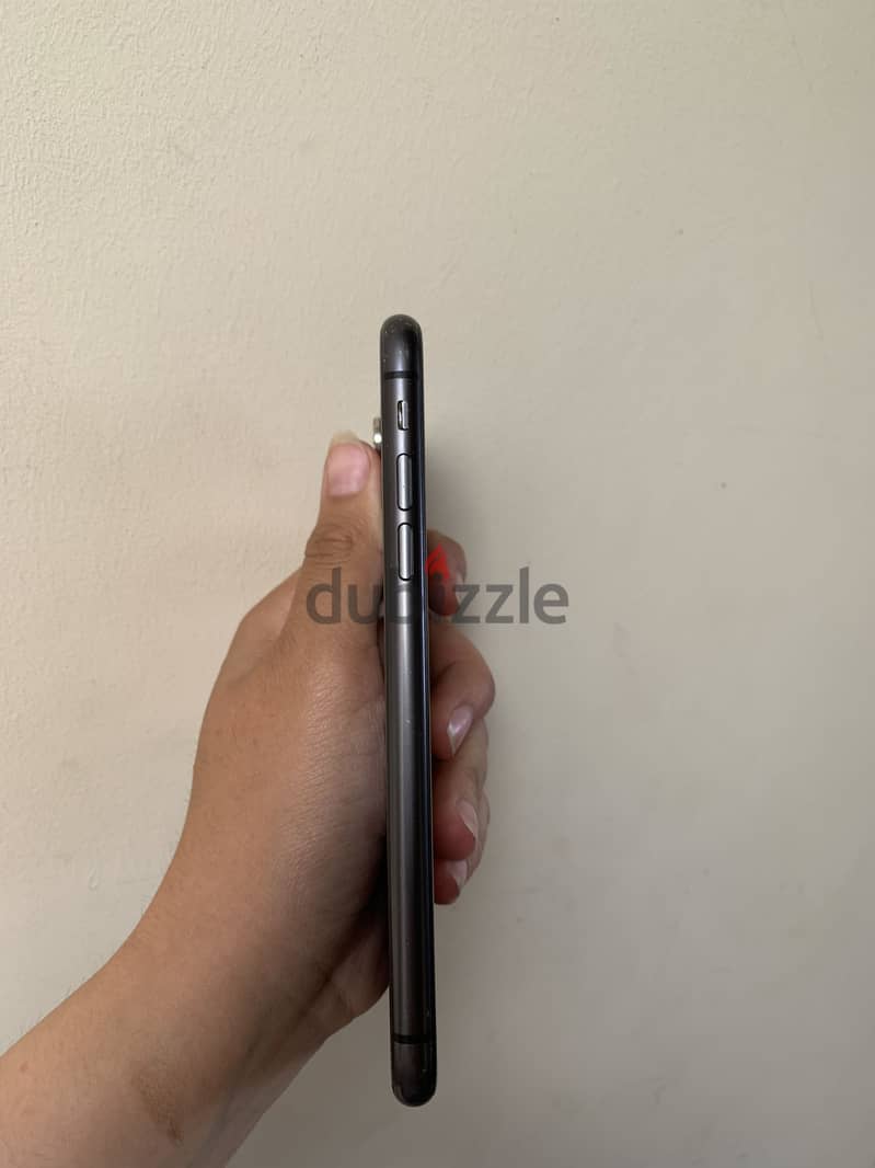 Apple - iPhone 11 9