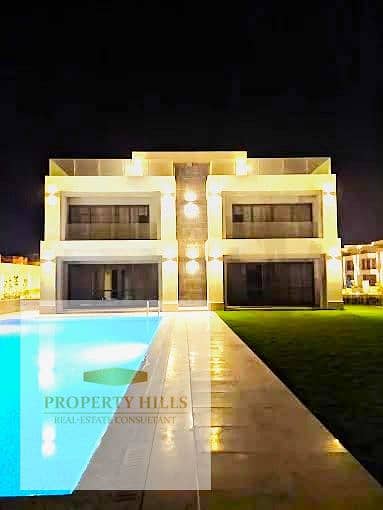 Beachfront with a swimming pool, enjoy your summer vacation in a twin house villa (immediate occupancy) in Ain Sokhna by La Vista.