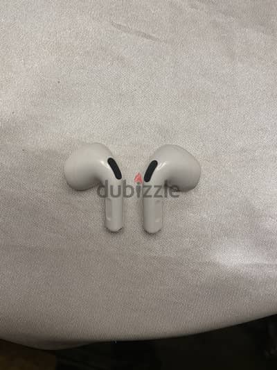 Apple AirPods 4 (Left & Right Earbuds Only) – Great Condition