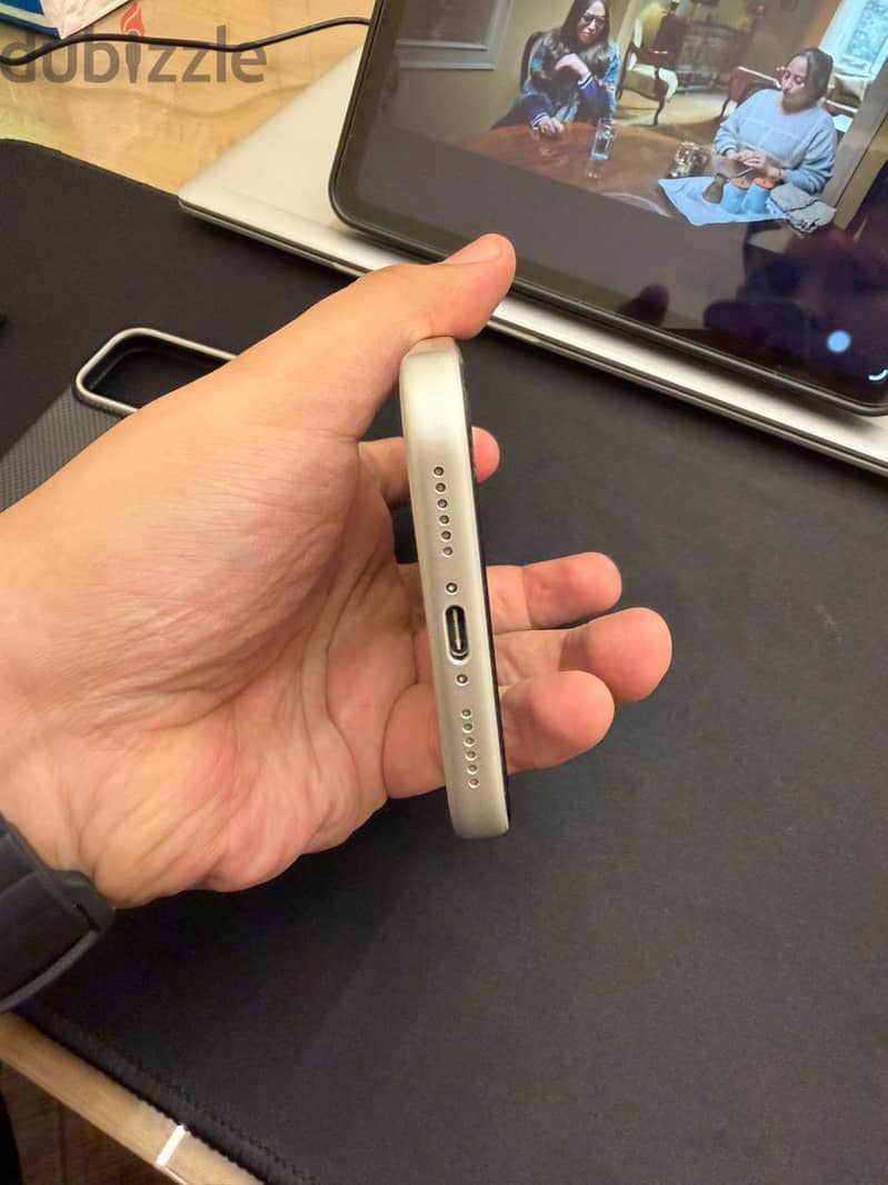 Apple - iPhone 17 Pro Max 4