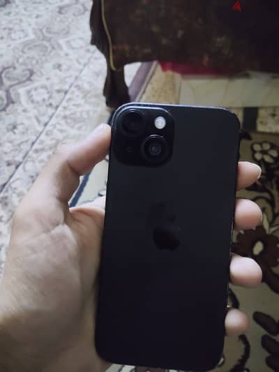 iPhone 15 عادي معفي ضريبه مش مغير حاجه  بطارية 85