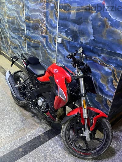 دراجه ناريه benelli s200