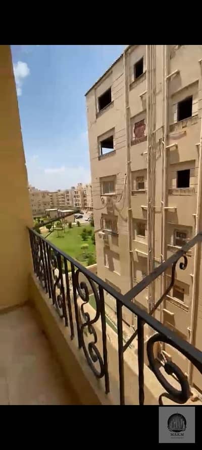 شقة 250م للإيجار بالنرجس عمارات فيو مفتوح بسعر مميز