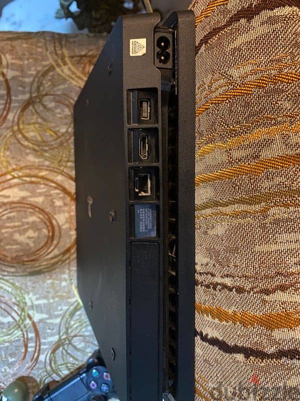 Ps4 & 2 consoles 2